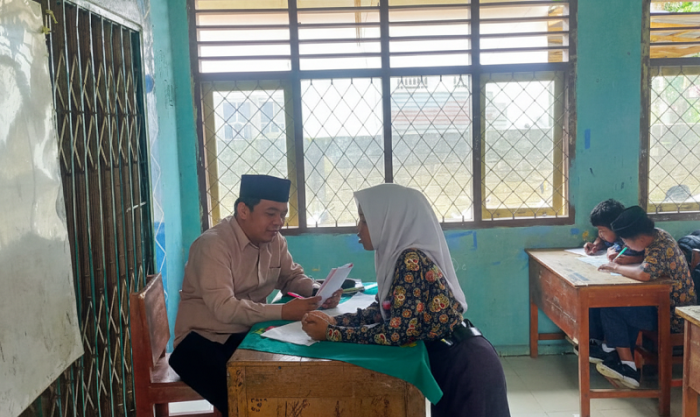 Siswa Kelas 9C MTsN 4 Bungo Dalami Makna Perubahan Nasib melalui Surah Ar-Rad Ayat 11