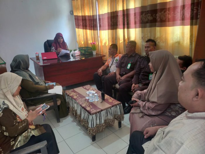 Kaur TU MTsN 4 Bungo Instuksikan Penguatan Kinerja bagi Seluruh Staf dan Tenaga Pendukung Kaur TU MTsN 4 Bungo Instuksikan Penguatan Kinerja bagi Seluruh Staf dan Tenaga Pendukung