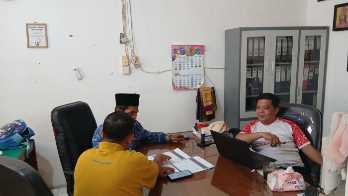 MTsN 4 Bungo Dukung Pengembangan Karir Guru Lewat Koordinasi Berkas Kenaikan Pangkat MTsN 4 Bungo Dukung Pengembangan Karir Guru Lewat Koordinasi Berkas Kenaikan Pangkat