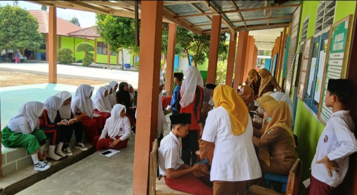 UPT Puskesmas Kuamang Kuning I Laksanakan Cek Kesehatan Gratis (CKG) Sekolah di MTsN 4 Bungo