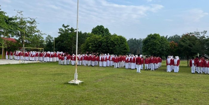 Semangat Baru di Hari Fitri: MTsN 4 Bungo Gelar Upacara Bendera Perdana Pasca Libur Lebaran Semangat Baru di Hari Fitri: MTsN 4 Bungo Gelar Upacara Bendera Perdana Pasca Libur Lebaran