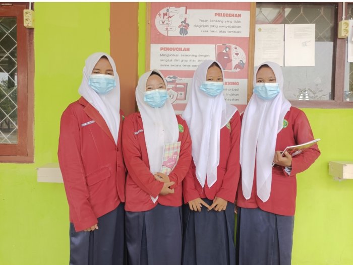 Kabut Asap Melanda, Peserta OMI MTsN 4 Bungo Tetap Disiplin Gunakan Masker Saat Bimbingan Kabut Asap Melanda, Peserta OMI MTsN 4 Bungo Tetap Disiplin Gunakan Masker Saat Bimbingan