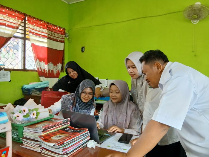 Guru MTsN 4 Bungo Peserta PPG Daljab Batch IV Gelar Diskusi Jurnal dengan Rekan Sejawat Guru MTsN 4 Bungo Peserta PPG Daljab Batch IV Gelar Diskusi Jurnal dengan Rekan Sejawat