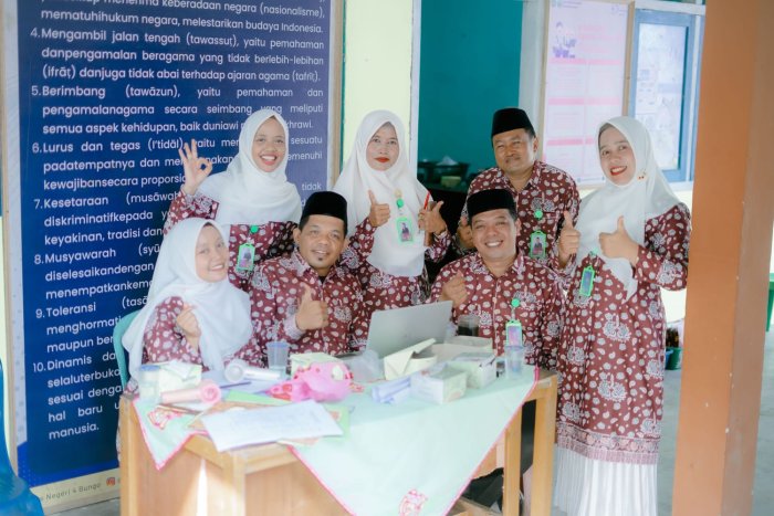 Di Balik Kemegahan Perpisahan MTsN 4 Bungo: Kisah Tim Balik Layar yang Berjibaku Demi Acara Maksimal