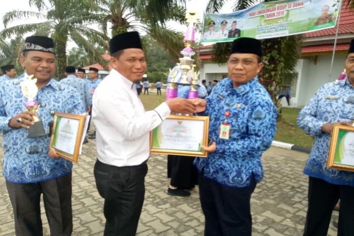 PERINGATI HARI LINGKUNGAN HIDUP SE-DUNIA, MTS NEGERI 4 BUNGO RAIH JUARA I MADRASAH ADIWIYATA TINGKAT KABUPATEN PERINGATI HARI LINGKUNGAN HIDUP SE-DUNIA, MTS NEGERI 4 BUNGO RAIH JUARA I MADRASAH ADIWIYATA TINGKAT KABUPATEN