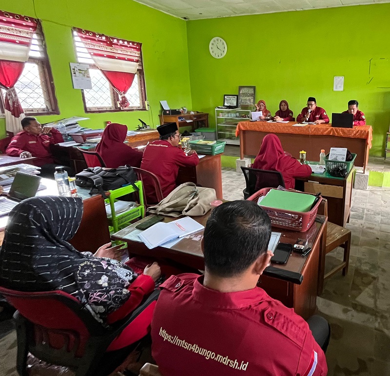 KEPALA MTS N 4 BUNGO GELAR RAPAT KERJA SAMBUT AWAL SEMESTER GENAP DENGAN OPTIMIS KEPALA MTS N 4 BUNGO GELAR RAPAT KERJA SAMBUT AWAL SEMESTER GENAP DENGAN OPTIMIS