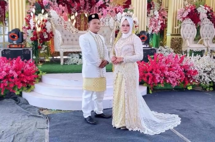 Cinlok Berkelanjutan! Tenaga Kependidikan & Guru MTsN 4 Bungo Resmi Menikah Cinlok Berkelanjutan! Tenaga Kependidikan & Guru MTsN 4 Bungo Resmi Menikah