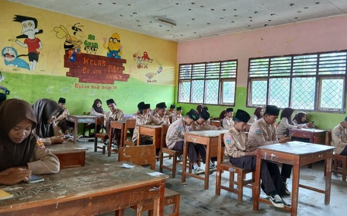 Mapel IPA  Jadi Pembuka Jam Pertama Ujian, MTsN 4 Bungo Tuntaskan Asesmen Sumatif Akhir Semester (ASAS)