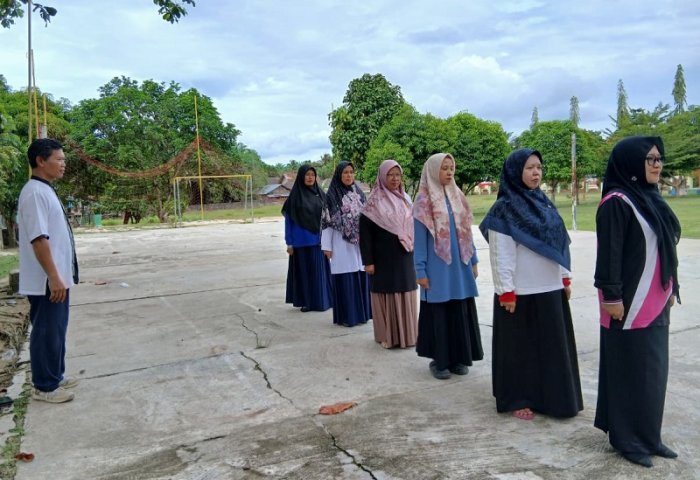 Siap Kibarkan Panji Madrasah: Tim LKBB Dharma Wanita MTsN 4 Bungo Latihan Intensif Jelang Lomba Kemenag Siap Kibarkan Panji Madrasah: Tim LKBB Dharma Wanita MTsN 4 Bungo Latihan Intensif Jelang Lomba Kemenag