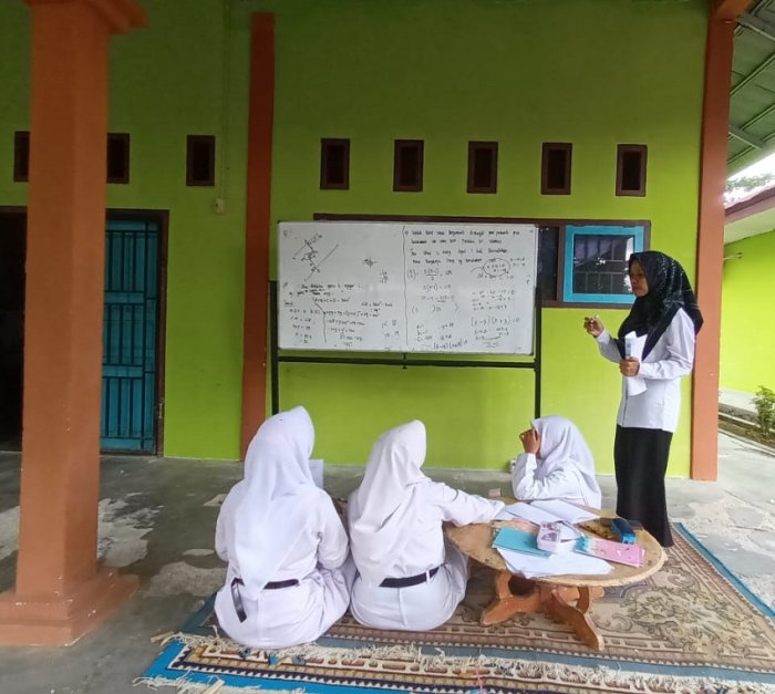Siswi MTsN 4 Bungo Asah Kemampuan Geometri lewat Materi Sudut pada Dua Garis Berpotongan Siswi MTsN 4 Bungo Asah Kemampuan Geometri lewat Materi Sudut pada Dua Garis Berpotongan