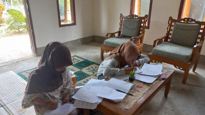 Bimbingan Intensif, Prestasi Maksimal: Peserta OMI MTs N 4 Bungo Berjuang untuk Juara Bimbingan Intensif, Prestasi Maksimal: Peserta OMI MTs N 4 Bungo Berjuang untuk Juara