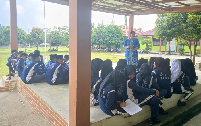Puskesmas Kuamang Kuning Gelar Penyuluhan Kesehatan di MTsN 4 Bungo