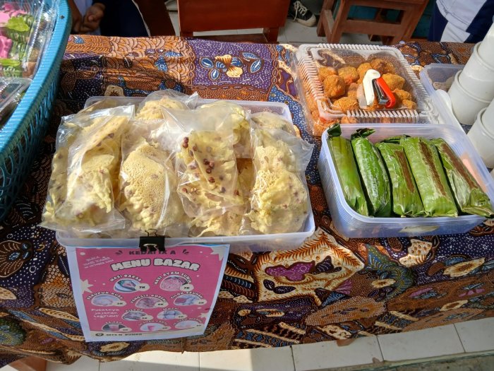 Siswa MTsN 4 Bungo Kelas 9 Adakan Bazar Makanan Tradisional Siswa MTsN 4 Bungo Kelas 9 Adakan Bazar Makanan Tradisional