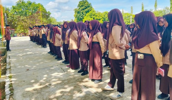 Kegiatan Ekstrakurikuler Pramuka MTsN 4 Bungo Kembangkan Sikap Ksatria Siswa Kegiatan Ekstrakurikuler Pramuka MTsN 4 Bungo Kembangkan Sikap Ksatria Siswa
