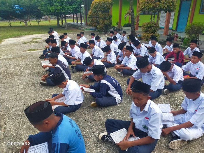 MTsN 4 Bungo Terapkan Program Wajib Hafal Juz 30 untuk Siswa Lulusan