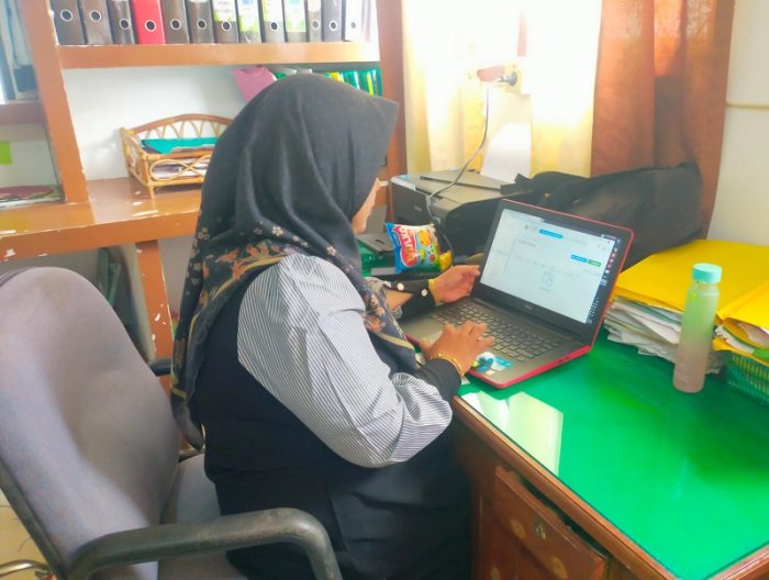 Jelang Input Nilai RDM, Operator MTsN 4 Bungo Pastikan Validitas Data Siswa