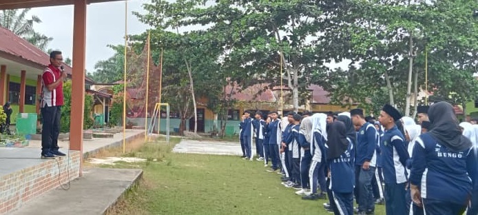 Resmi Dibuka Waka Kesiswaan, Class Meeting MTsN 4 Bungo Jadi Ajang Penyegar Usai Ujian Semester Ganjil 2025/2026 Resmi Dibuka Waka Kesiswaan, Class Meeting MTsN 4 Bungo Jadi Ajang Penyegar Usai Ujian Semester Ganjil 2025/2026