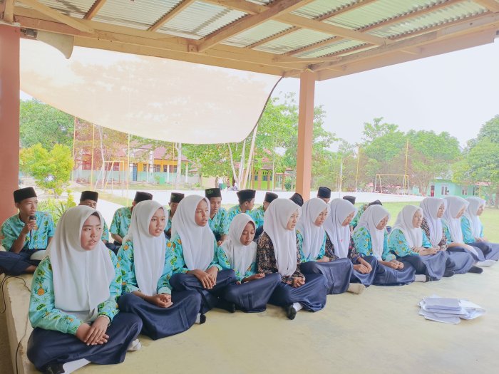Peringatan Maulid Nabi di MTsN 4 Bungo: Siswa Tunjukkan Kreativitas dan Inovasi dalam Lomba P5-PPRA