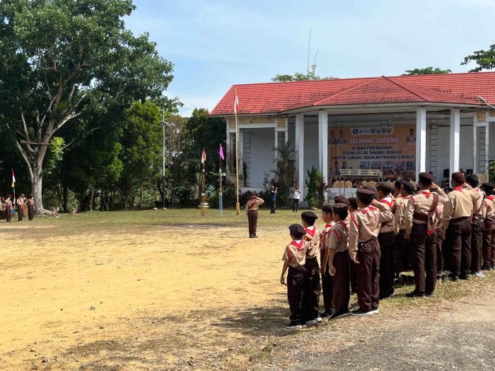 Kekompakan dan Semangat MTsN 4 Bungo Warnai Upacara Pembukaan Jambore Cabang Bungo Kekompakan dan Semangat MTsN 4 Bungo Warnai Upacara Pembukaan Jambore Cabang Bungo