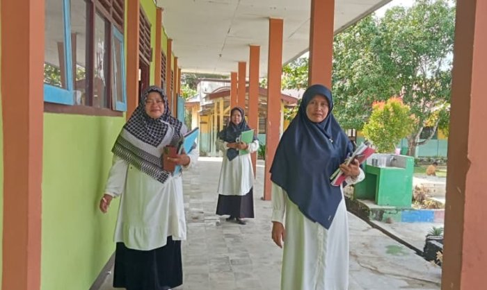 Program Full Day MTsN 4 Bungo, Semangat Ibu Guru Tak Surut Hingga Sore Hari Program Full Day MTsN 4 Bungo, Semangat Ibu Guru Tak Surut Hingga Sore Hari