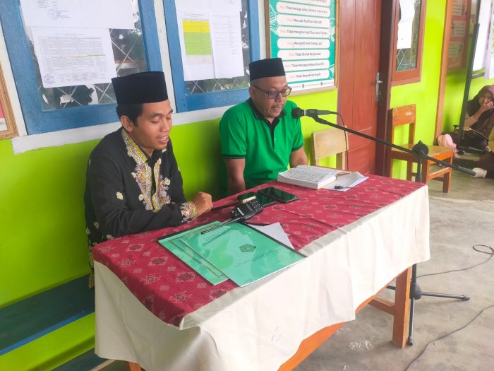 Perkuat Karakter Religius, Kepala MTsN 4 Bungo Pimpin Langsung Pembinaan Tahsinul Quran Siswa