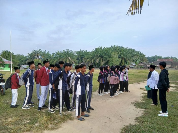 Membawa Misi Juara: Kontingen MTsN 4 Bungo Siap Berlaga di Ad-Dhuha Dlight Expo