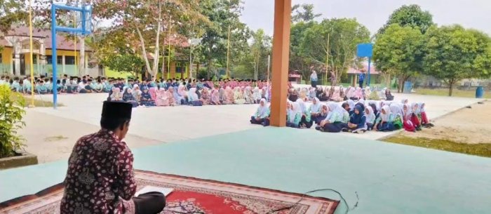 Gema Wahyu Membahana: MTsN 4 Bungo Awali Pembelajaran dengan Taburan Keberkahan Juz 30