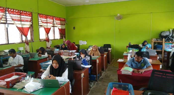 Perjuangan Guru MTsN 4 Bungo Menjaga Kualitas Pembelajaran Daring dari Madrasah Perjuangan Guru MTsN 4 Bungo Menjaga Kualitas Pembelajaran Daring dari Madrasah