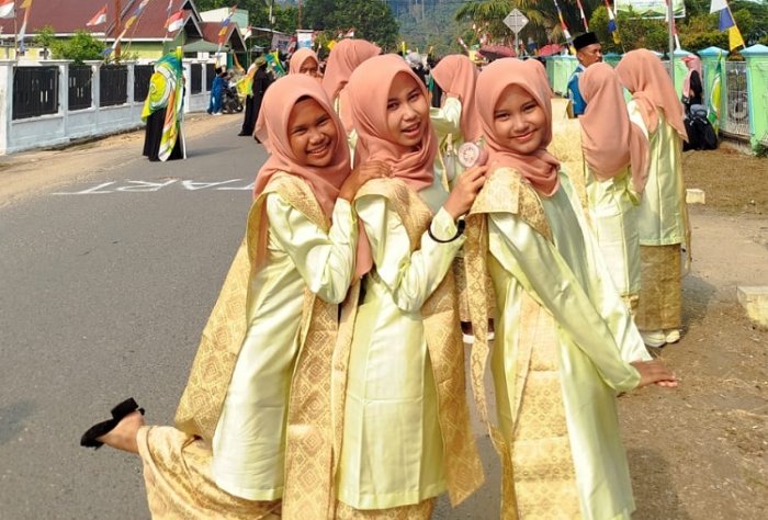 Tiga Srikandi Qurani MTsN 4 Bungo Ukir Kebanggaan di MTQ Kabupaten Bungo ke-53