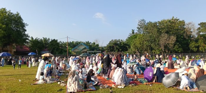 Cerita Mudik Tenaga Kependidikan MTsN 4 Bungo: Serunya Suasana Salat Idul Adha di Lapangan Ampang Kuranji Dharmasraya Cerita Mudik Tenaga Kependidikan MTsN 4 Bungo: Serunya Suasana Salat Idul Adha di Lapangan Ampang Kuranji Dharmasraya