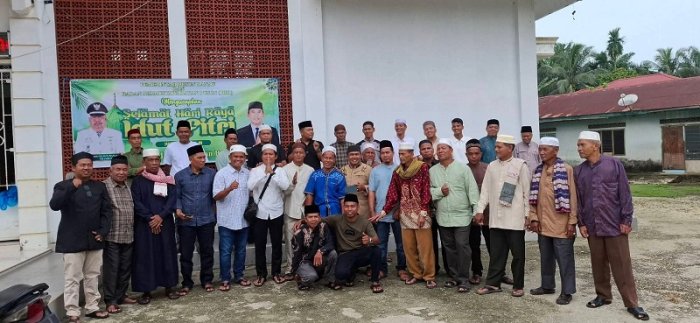 Waka Humas MTsN 4 Bungo Rayakan Idulfitri dengan Silaturahmi dan Ziarah Makam Orang tua Waka Humas MTsN 4 Bungo Rayakan Idulfitri dengan Silaturahmi dan Ziarah Makam Orang tua