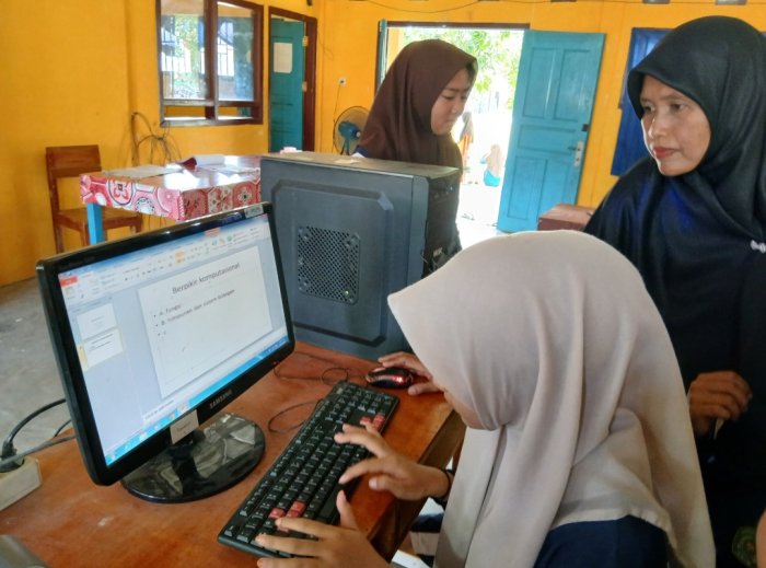 Keseruan Siswa-siswi MTsN 4 Bungo Belajar Membuat PowerPoint Keseruan Siswa-siswi MTsN 4 Bungo Belajar Membuat PowerPoint