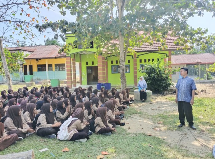 Semangat Kepramukaan Menggelora, Murid MTsN 4 Bungo Ikuti Jadwal Pramuka Minggu Pertama Semangat Kepramukaan Menggelora, Murid MTsN 4 Bungo Ikuti Jadwal Pramuka Minggu Pertama