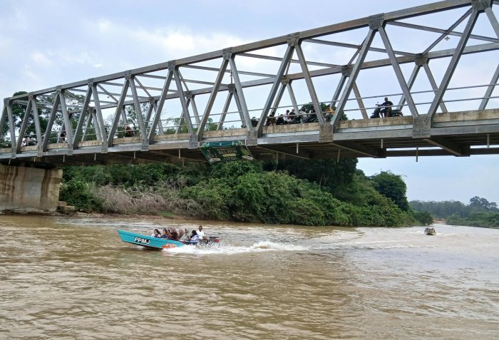 Semarak Lebaran di Mangun Jayo, Wisata Susur Sungai Jadi Daya Tarik Warga Semarak Lebaran di Mangun Jayo, Wisata Susur Sungai Jadi Daya Tarik Warga