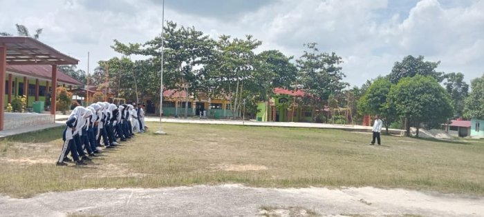 Semangat Tak Padam di Bawah Terik Matahari, Siswa MTsN 4 Bungo Siap Hadapi Jambore