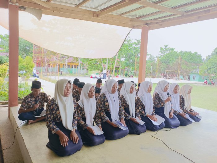 Lomba Nadzom Amtsilati dalam Rangka Memperingati Maulid Nabi Muhammad SAW: Meningkatkan Kualitas Pendidikan Madrasah