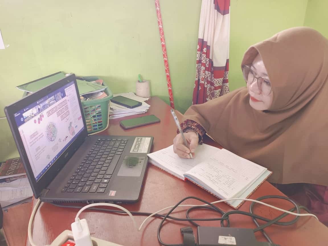 GURU MTSN 4 BUNGO IKUTI WEBINAR HARI GIZI NASIONAL KE-65 MAKANAN BERGIZI SEIMBANG GURU MTSN 4 BUNGO IKUTI WEBINAR HARI GIZI NASIONAL KE-65 MAKANAN BERGIZI SEIMBANG