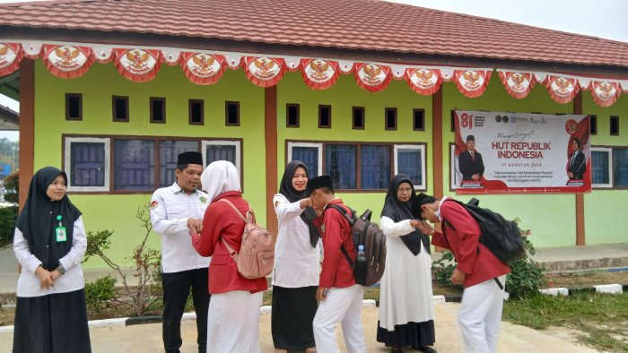 Menempa Karakter Bangsa dari Gerbang Madrasah