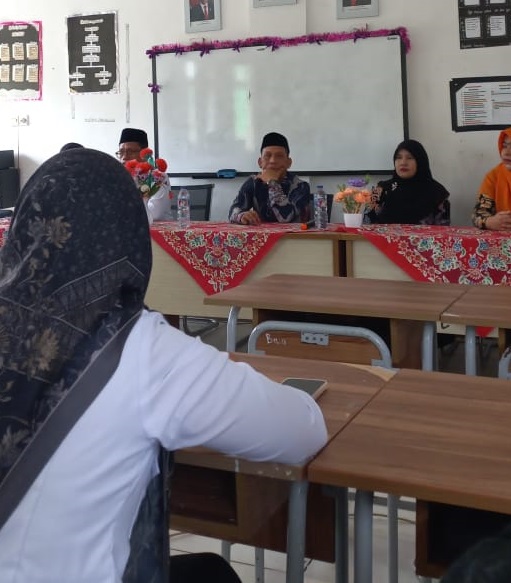 GURU MTS NEGERI 4 BUNGO IKUTI SOSIALISASI BELAJAR MATEMATIKA METODE GASING