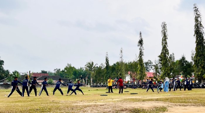 Sorak-Sorai Warnai Hari Ke-3 Perlombaan Tarik Tambang Antarkelas MTsN 4 Bungo Sorak-Sorai Warnai Hari Ke-3 Perlombaan Tarik Tambang Antarkelas MTsN 4 Bungo