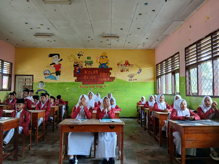 Pembiasaan Doa Sebelum Belajar, Siswa MTsN 4 Bungo Perkuat Karakter Islami