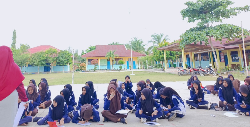 SAMBUT HGN 2024, MTS N 4 BUNGO GELAR LOMBA MENULIS NARASI TENTANG GURU. SAMBUT HGN 2024, MTS N 4 BUNGO GELAR LOMBA MENULIS NARASI TENTANG GURU.