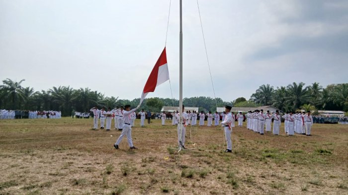 Kibar Merah Putih di Daya Murni: Siswa MTsN 4 Bungo Bikin Bangga, Tangguh Jalankan Tugas Paskibraka HUT Ke-81 RI