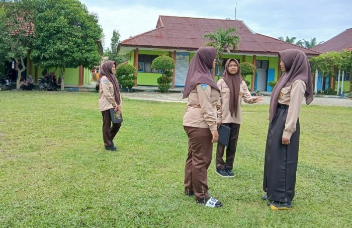 Tingkatkan Kedisiplinan, Petugas Upacara MTsN 4 Bungo Intensifkan Latihan Setiap Jumat Sore Tingkatkan Kedisiplinan, Petugas Upacara MTsN 4 Bungo Intensifkan Latihan Setiap Jumat Sore