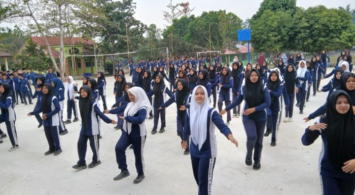 Semangat Sehat! Murid MTsN 4 Bungo Energik Ikuti Senam Pagi Setiap Kamis Semangat Sehat! Murid MTsN 4 Bungo Energik Ikuti Senam Pagi Setiap Kamis