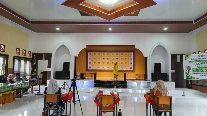 Bawa Lagu Daerah Jambi, Bilqis Tampil Memukau Mewakili MTsN 4 Bungo di Ajang KOMPAS Tahun 2026