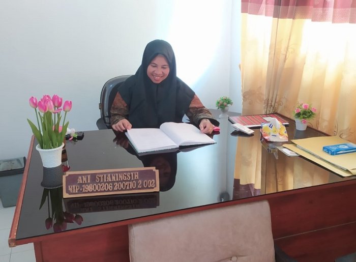 Kaur TU MTsN 4 Bungo Instruksikan Pegawai Siapkan Bukti Dukung SKP Triwulan III