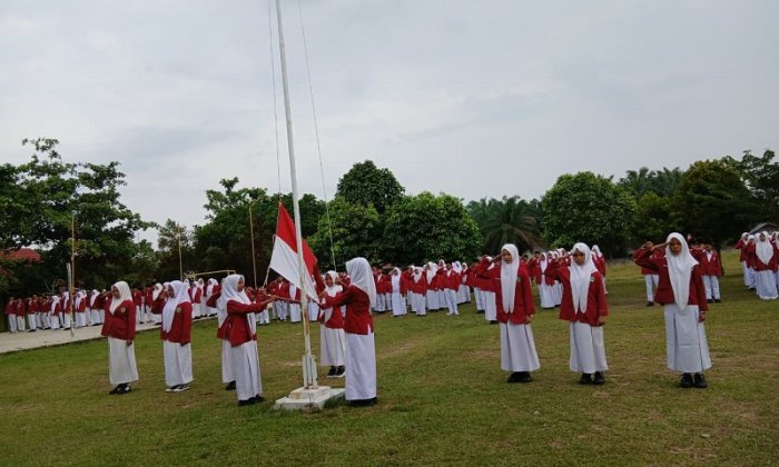 Lewat Upacara Bendera, Siswa MTsN 4 Bungo Diajak Menghargai Kemerdekaan Lewat Upacara Bendera, Siswa MTsN 4 Bungo Diajak Menghargai Kemerdekaan
