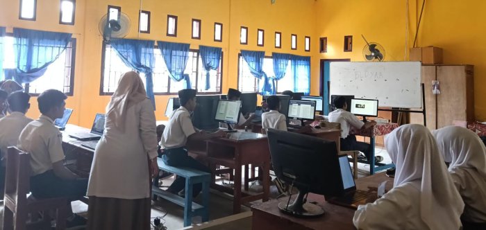 Sempat Terkendala Listrik dan Sinyal Internet, Hari Kedua Gladi TKA di MTsN 4 Bungo Kembali Berjalan Lancar Sempat Terkendala Listrik dan Sinyal Internet, Hari Kedua Gladi TKA di MTsN 4 Bungo Kembali Berjalan Lancar