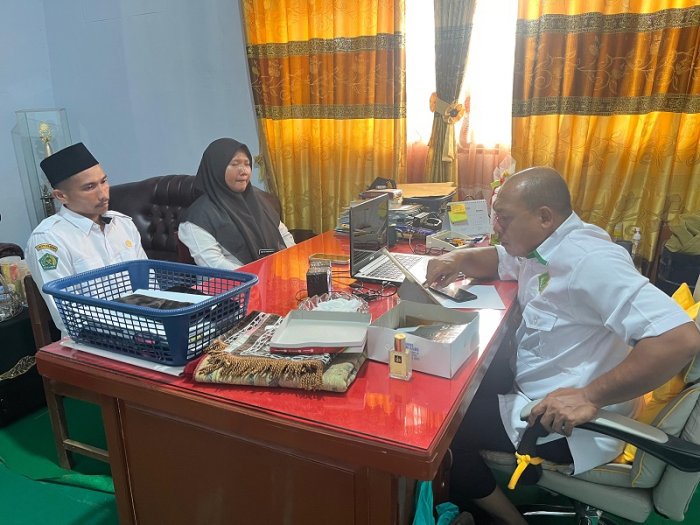 Pasca Dilantik Menjadi PPPK, Kepala Madrasah Berikan Arahan Khusus untuk Pegawai Baru
